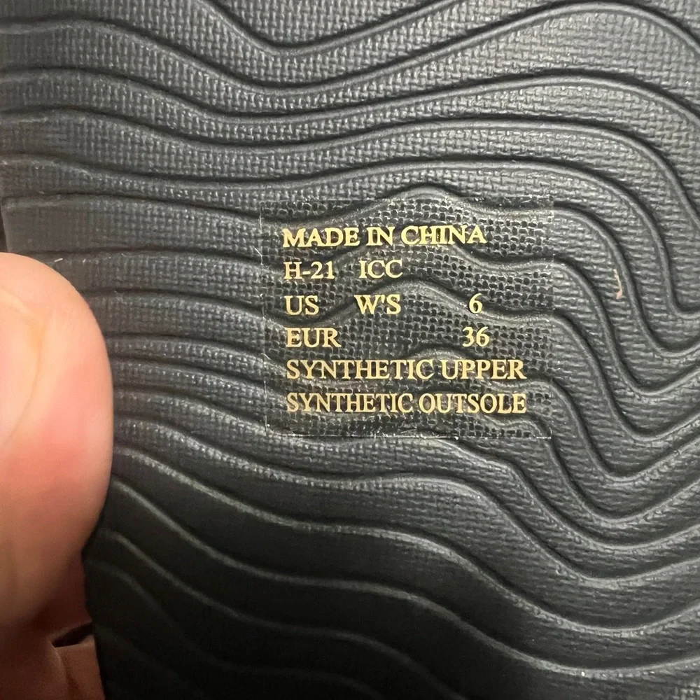 Reef Women's Black Flip Flop Sandals - Picture 4 of 4